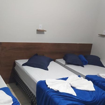 Pousada Quarto Com Frigobar,Ar E Garagem Gratuita Апаресида Экстерьер фото