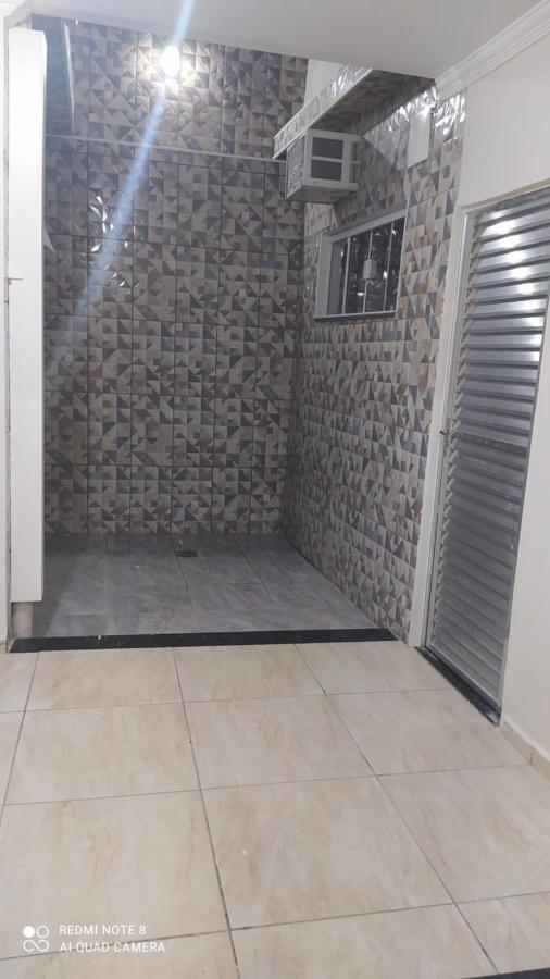 Pousada Quarto Com Frigobar,Ar E Garagem Gratuita Апаресида Экстерьер фото
